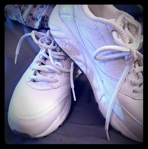 BROOKS ADDICTION WALKING SHOES